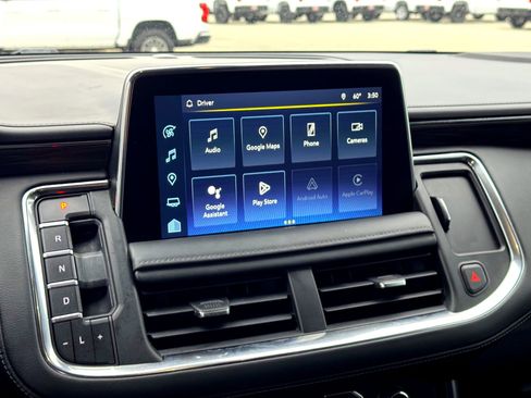 Used 2022 Chevrolet Suburban Z71 image 30