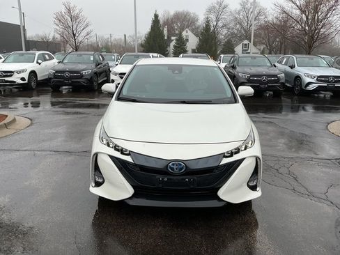 Used 2018 Toyota Prius Prime Advanced image 2