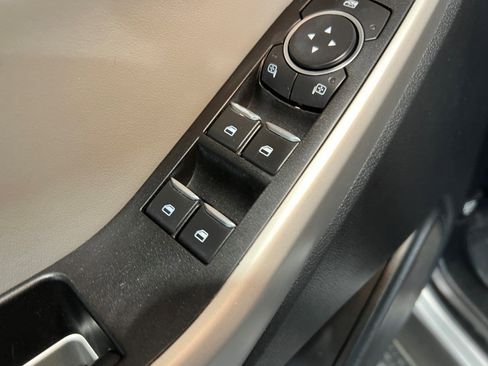 Used 2021 Ford Explorer XLT w/ Equipment Group 202A image 29