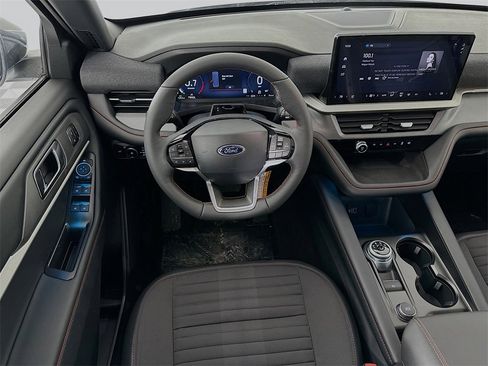 New 2026 Ford Explorer ST-Line w/ ST-Line Street Pack image 24