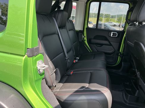 Used 2025 Jeep Wrangler Unlimited Rubicon w/ Safety Group AWD/4WD image 6