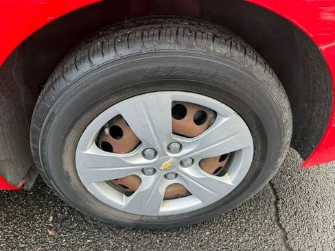 Used 2017 Chevrolet Cruze LS image 19