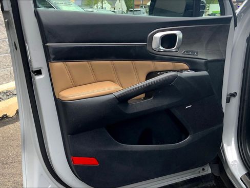 Used 2024 Kia Sorento SX Prestige w/ Olive Brown Leather Package image 25