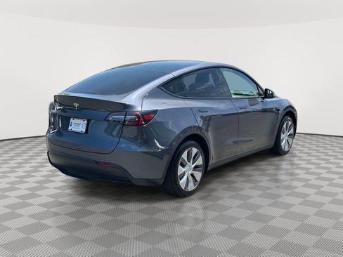 Used 2023 Tesla Model Y 2WD image 5