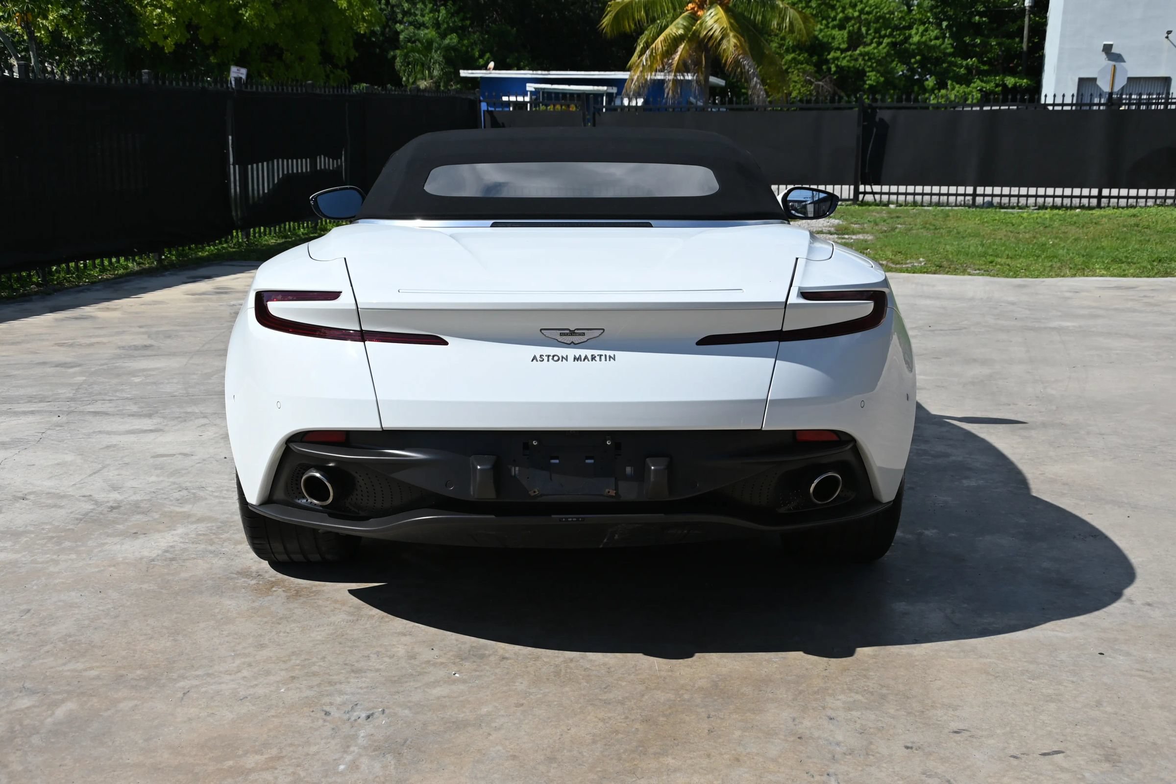 Used 2020 Aston Martin DB11 Volante RWD image 4