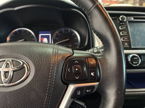Used 2017 Toyota Highlander Limited Platinum AWD/4WD image 13
