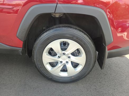 Certified 2023 Toyota RAV4 LE AWD/4WD image 10