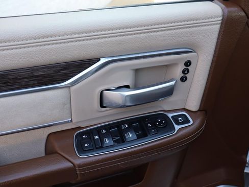 Used 2020 RAM 3500 Laramie image 13