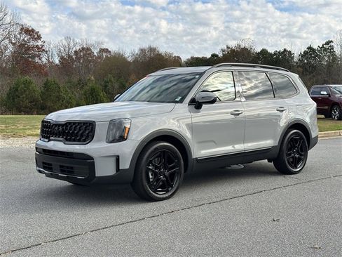 Used 2025 Kia Telluride EX X-Line image 3