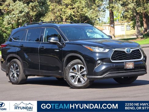 Used 2020 Toyota Highlander XLE image 1