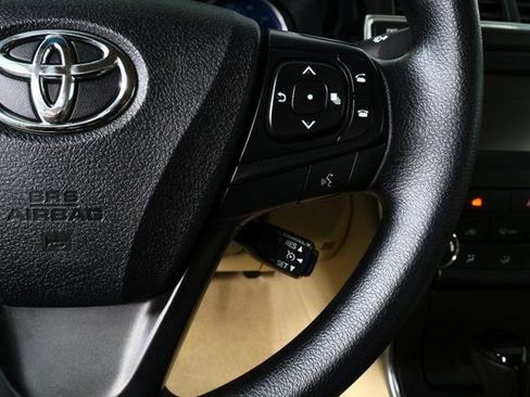 Used 2017 Toyota Camry LE image 10