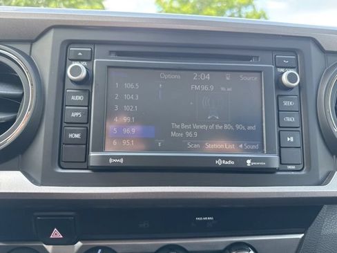 Used 2019 Toyota Tacoma SR5 AWD/4WD image 34