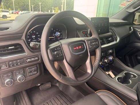 Used 2024 GMC Yukon XL AT4 w/ AT4 Premium Plus Package AWD/4WD image 15
