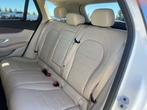Used 2022 Mercedes-Benz GLC 300 4MATIC w/ Premium Package Lite image 15