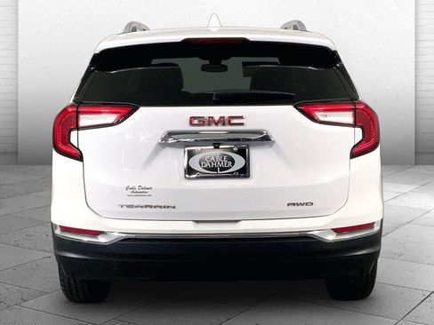 Used 2024 GMC Terrain SLT AWD/4WD image 3