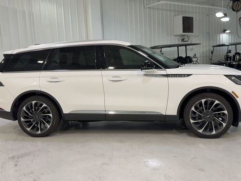 New 2025 Lincoln Aviator Reserve image 2