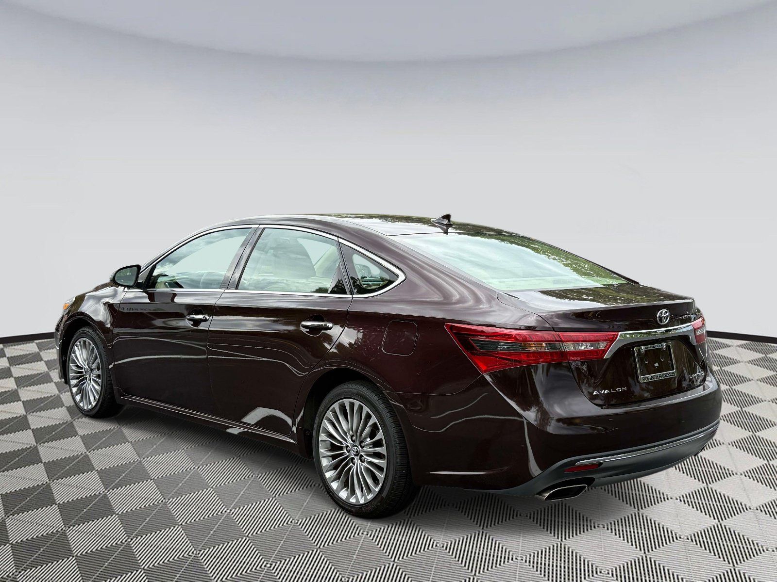 Used 2016 Toyota Avalon Limited FWD image 4