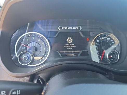 Used 2024 RAM 1500 Laramie AWD/4WD image 10