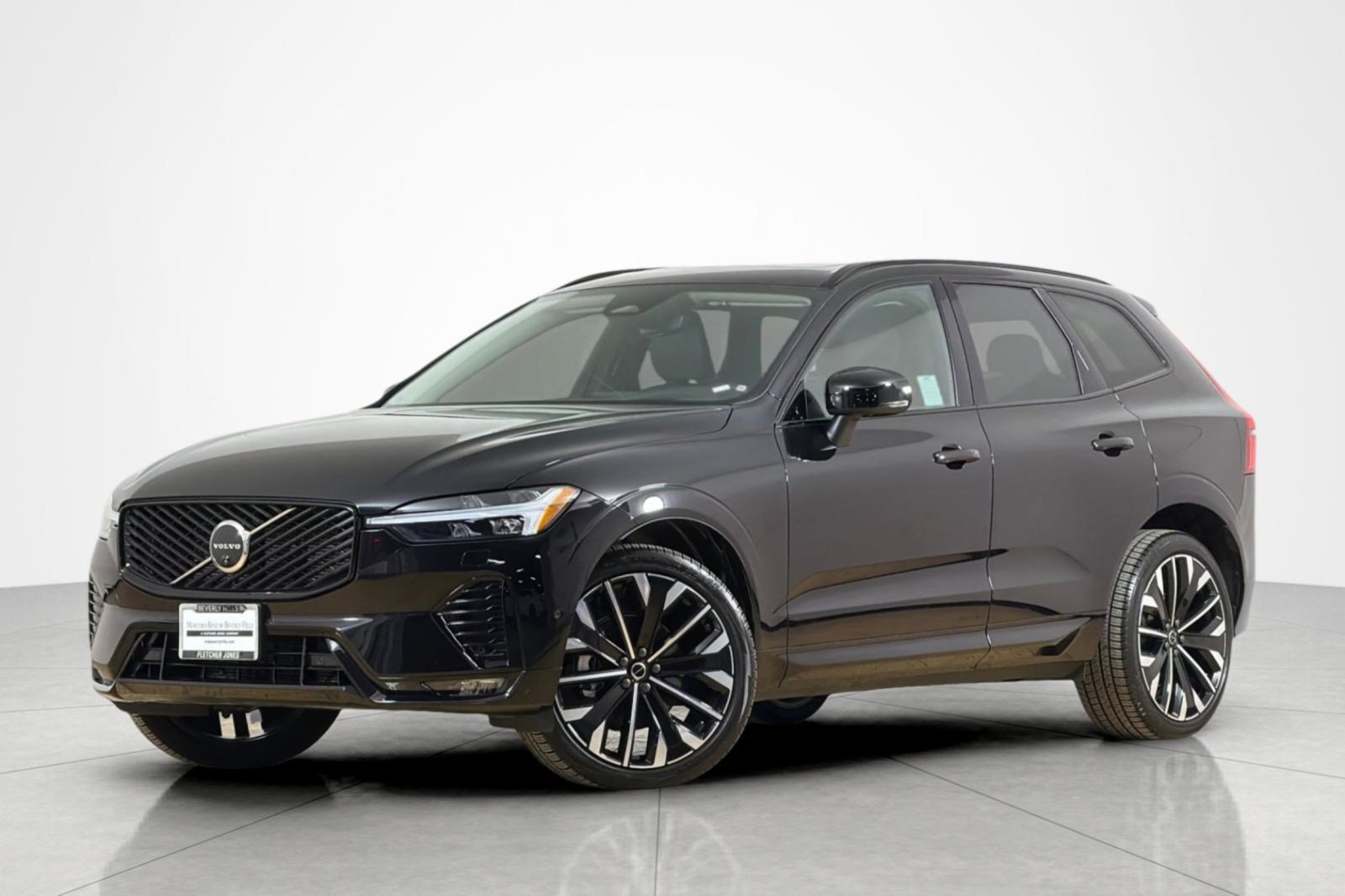 Used 2026 Volvo XC60 B5 Ultra AWD/4WD image 1