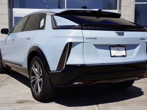 New 2026 Cadillac Lyriq Premium Sport image 9