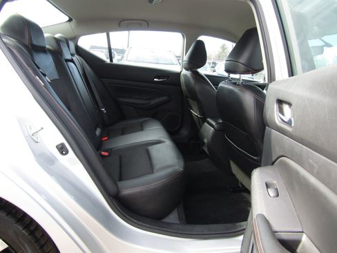 Used 2019 Nissan Altima 2.5 SR image 11