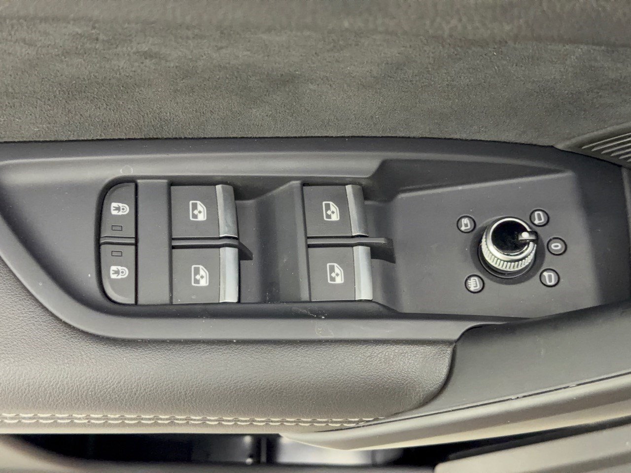 Used 2024 Audi Q5 e Premium Plus w/ Premium Plus Package AWD/4WD image 15