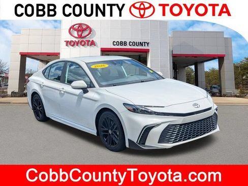 Used 2026 Toyota Camry SE FWD image 1