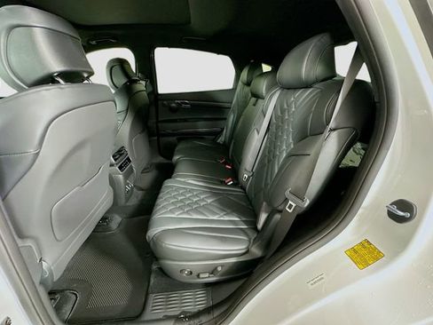 New 2026 Genesis GV80 3.5T e-SC image 17