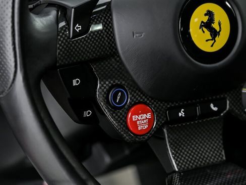 Used 2018 Ferrari 812 Superfast RWD image 25
