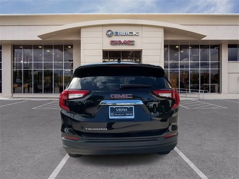 Used 2023 GMC Terrain SLE image 12