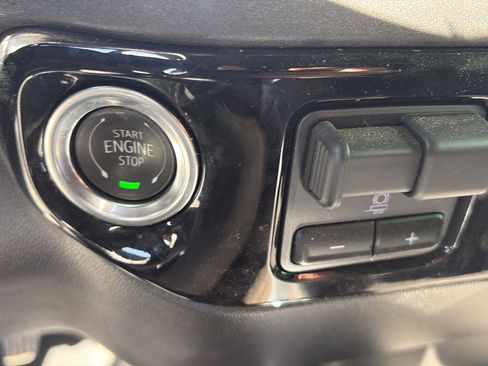 Used 2025 Chevrolet Silverado 2500 LT w/ Safety Package image 18