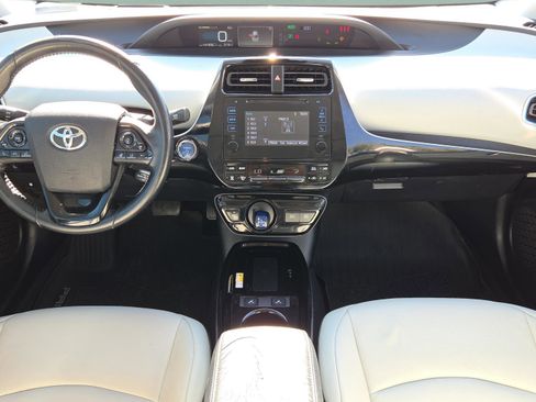 Used 2019 Toyota Prius L Eco image 14