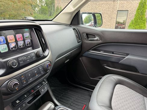 Used 2017 Chevrolet Colorado Z71 AWD/4WD image 11