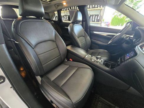 Used 2019 INFINITI QX50 Luxe w/ Navigation Package AWD/4WD image 28