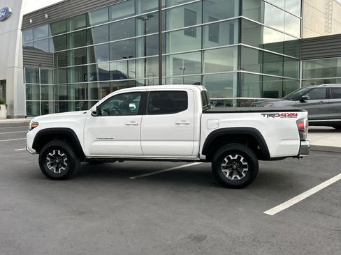 Used 2023 Toyota Tacoma TRD Off-Road image 12