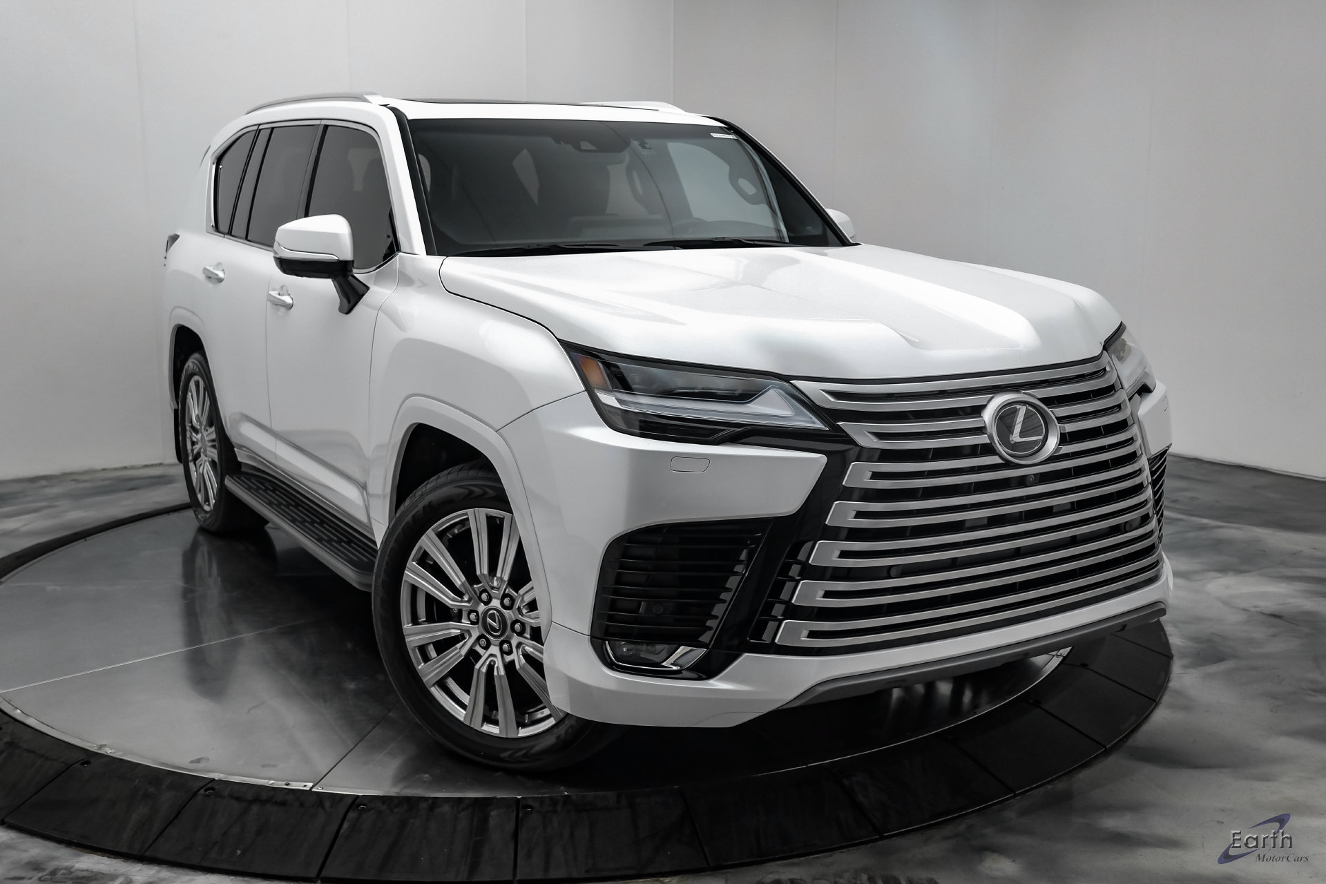 Used 2023 Lexus LX 600 4WD w/ Accessory Package (Z1) image 24