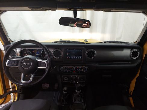 Used 2020 Jeep Wrangler Unlimited Sahara w/ Cold Weather Group image 10