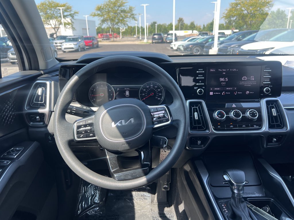Certified 2023 Kia Sorento LX AWD/4WD image 14