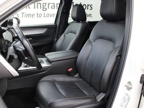 Used 2025 MAZDA CX-70 3.3 Turbo w/ Preferred Package AWD/4WD image 15