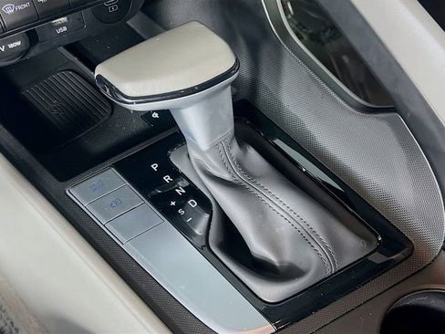 Used 2025 Hyundai Elantra Sport image 24