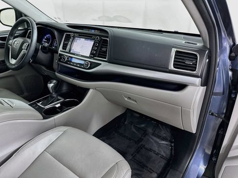 Used 2016 Toyota Highlander XLE FWD image 38