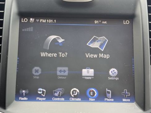 Used 2014 Chrysler 300 C RWD image 25