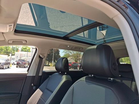 Used 2020 Volkswagen Tiguan SE w/ Panoramic Sunroof Package AWD/4WD image 14
