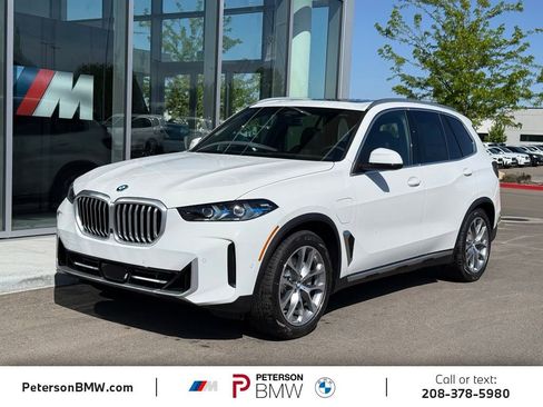 New 2026 BMW X5 xDrive50e w/ Premium Package AWD/4WD image 1