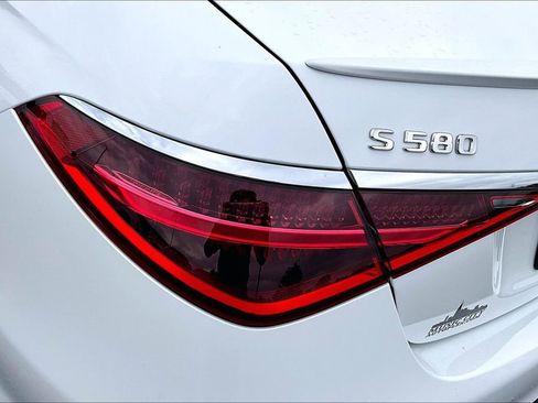 Used 2025 Mercedes-Benz S 580 4MATIC Sedan image 25
