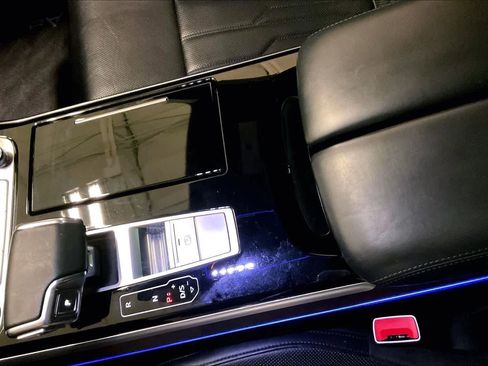 Used 2021 Audi A8 L 3.0T w/ Luxury Package image 15