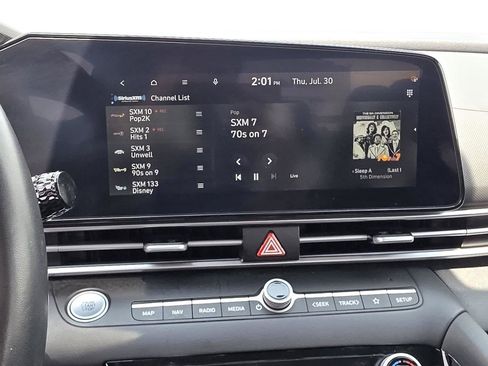 Used 2025 Hyundai Elantra SEL FWD image 16