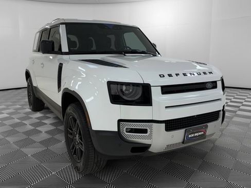 Used 2025 Land Rover Defender 110 S AWD/4WD image 7