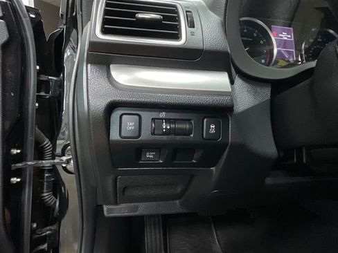 Used 2016 Subaru Crosstrek 2.0i Premium AWD/4WD image 21