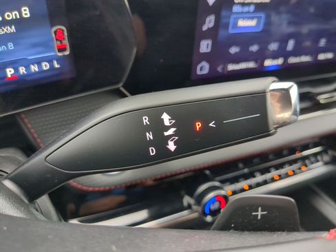 Used 2025 Chevrolet Equinox RS AWD/4WD image 23